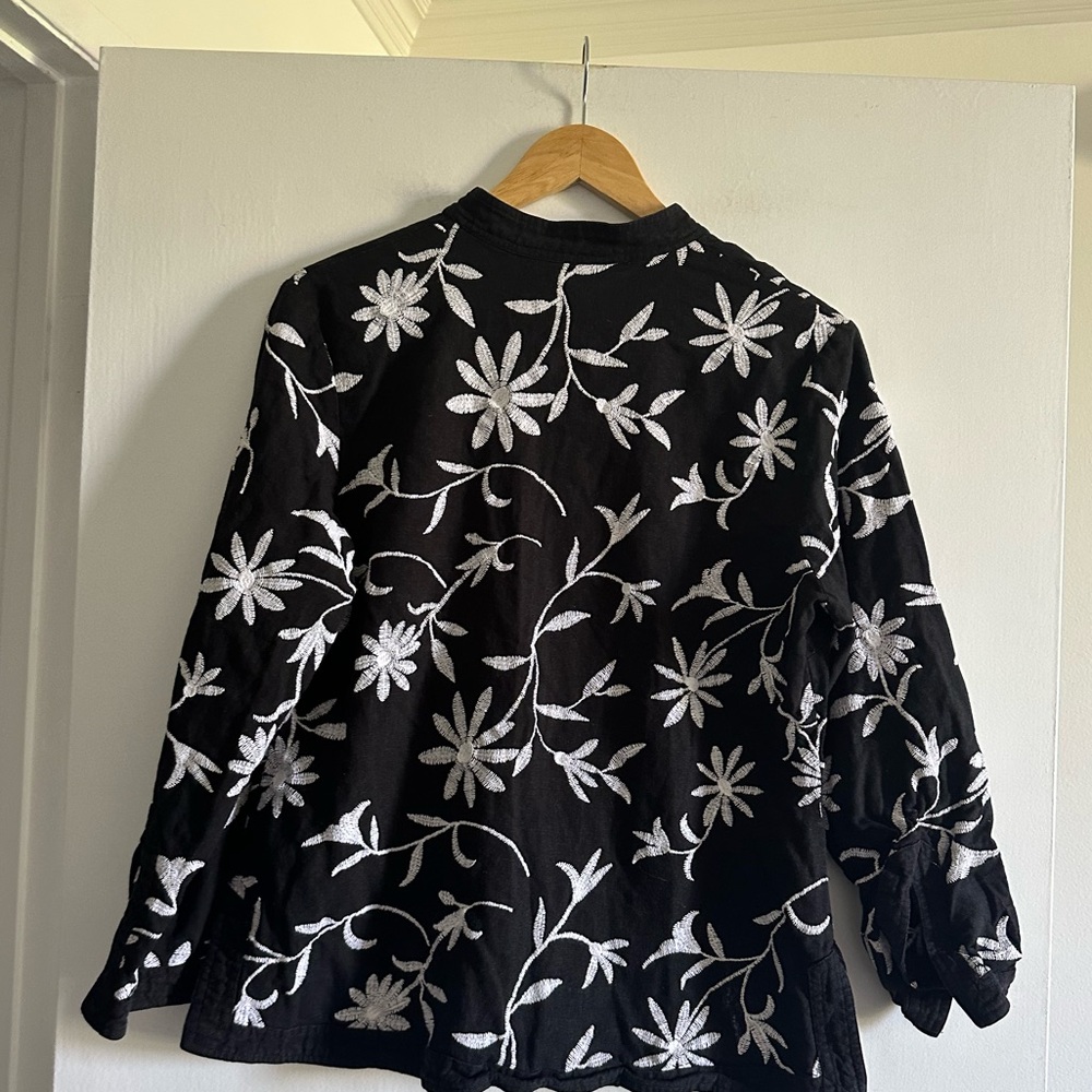 Vintage Carole Little Black/White Floral Embroidered Linen Blend Top size Large - Picture 2 of 4